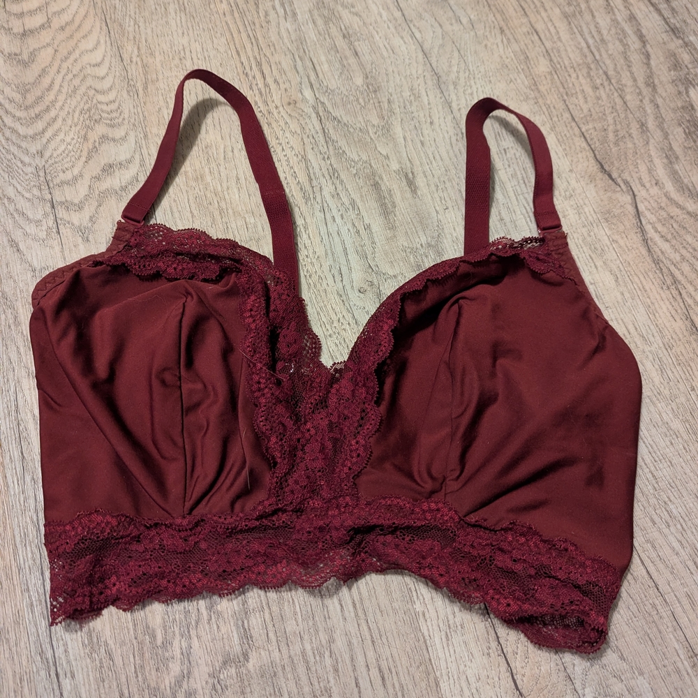 Elegant Lace Trim Burgundy Bralette